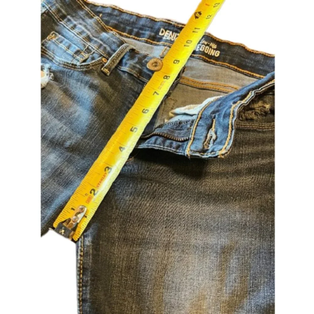 Distressed Ripped Patched Jeggings - Picture 7 of 10